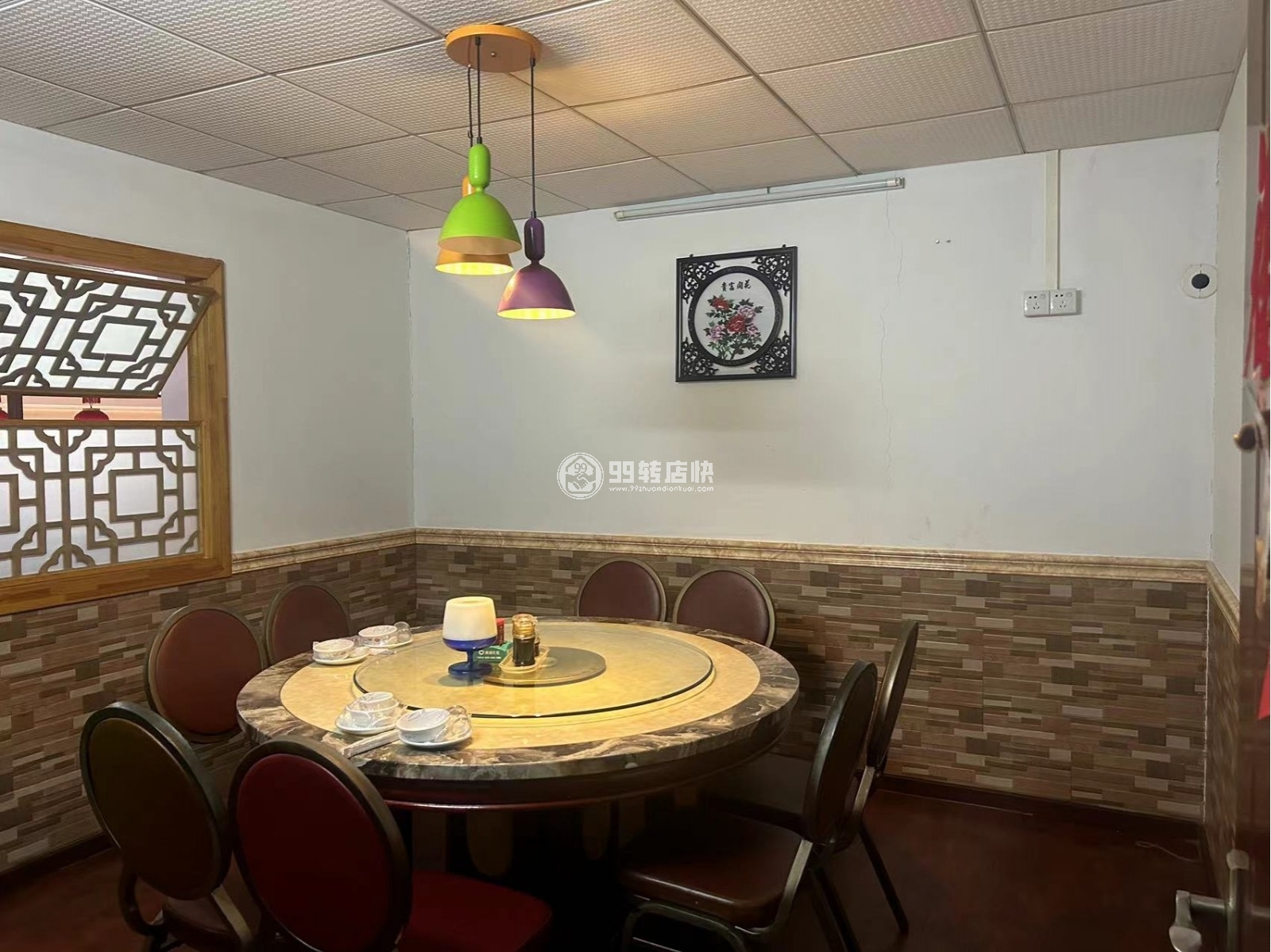 三水西南萬人成熟小區(qū)門口8年餐飲店轉(zhuǎn)讓